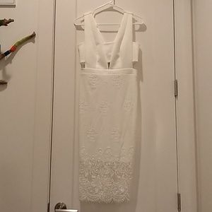 White lace fitted cocktail dress